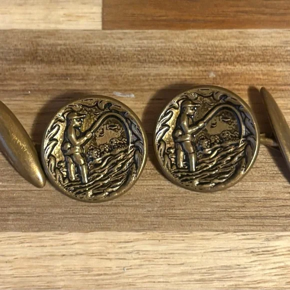 Vintage Fisherman Gold Tone Cufflinks - Fly Fishing - Picture 1 of 2